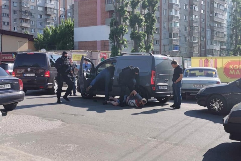 «В 10 метрах были дети»: спецназ с автоматами провел задержание в Днепре