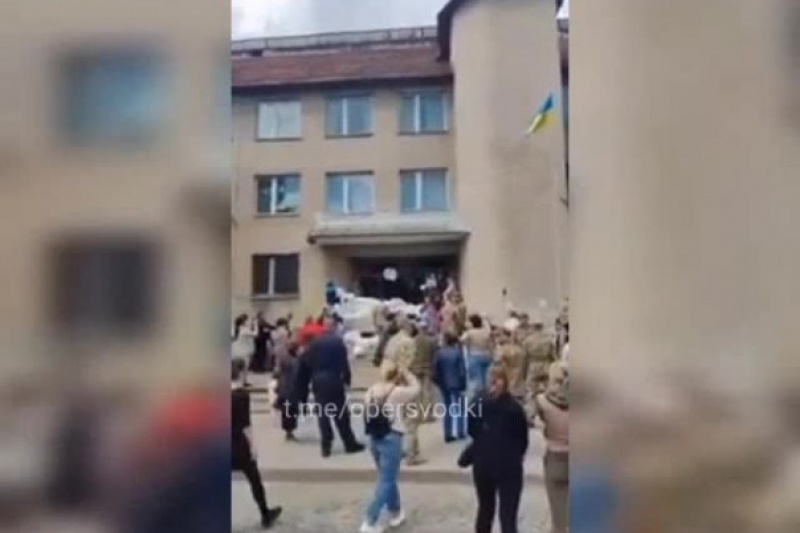 В Кировограде начались протесты солдатских жён и матерей