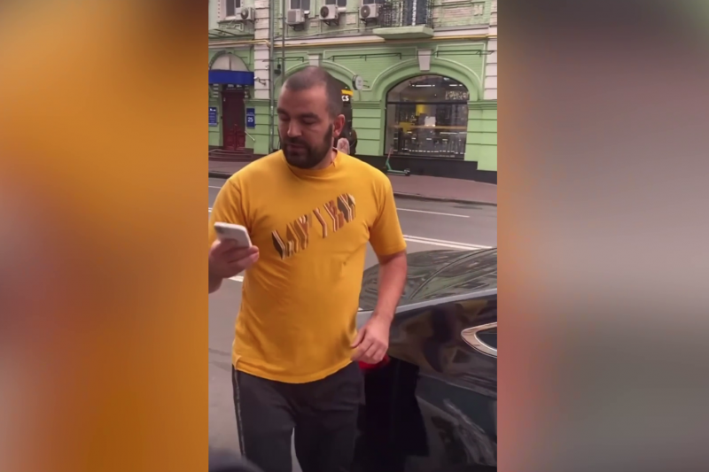 В Киеве русскоязычный таксист отказался везти двух мовных активисток, потребовавших от него разговаривать на украинском
