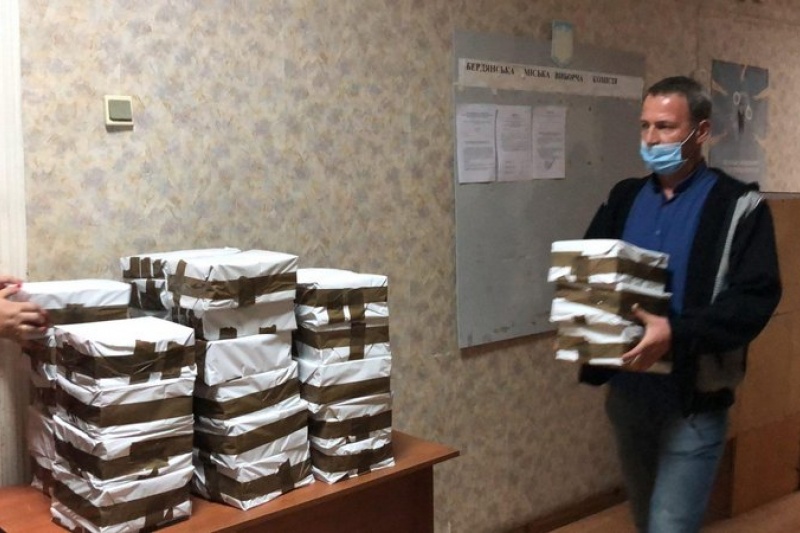 У Запорожского губернатора отказались комментировать скандальную ситуацию с выборами в Бердянске