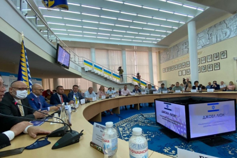 Посол Лион открыл Израильско-украинский экономический форум в Днепре