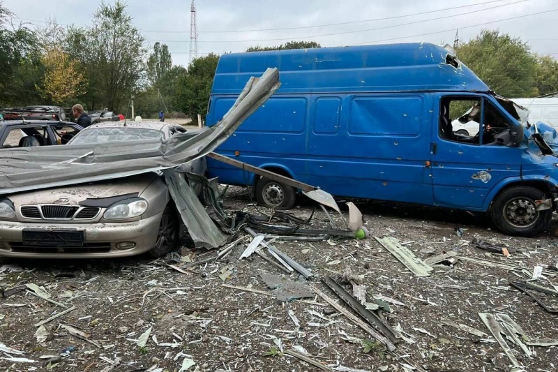 Украинские подонки обстреляли очередь автомашин на КПП при переезде в освобождённую часть Запорожья
