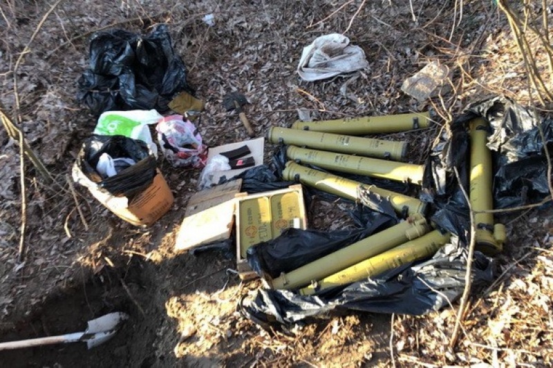 СБУшники обнаружили в Запорожской области схроны с боеприпасами, привезенными из зоны ООС