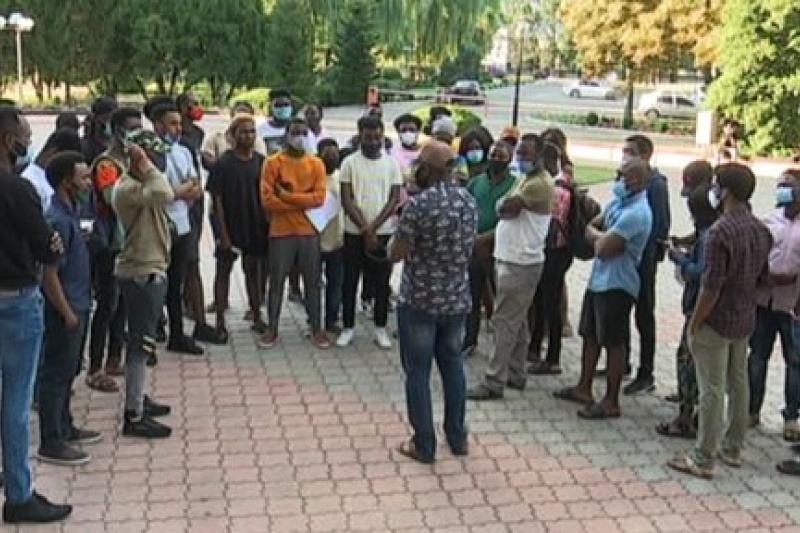 Іноземні студенти вийшли до Сумського держуніверситету через зникнення товариша