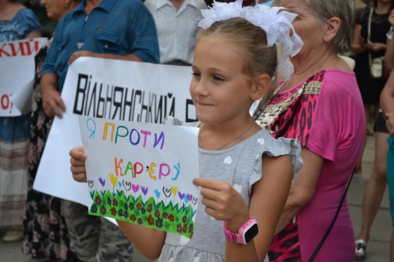 Сговор главы Вольнянской РГА и Беляевского комбината: жители района выйдут на протест