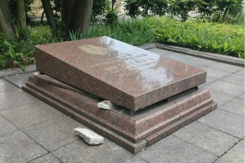 Во Львове пытались похитить прах советского разведчика Николая Кузнецова