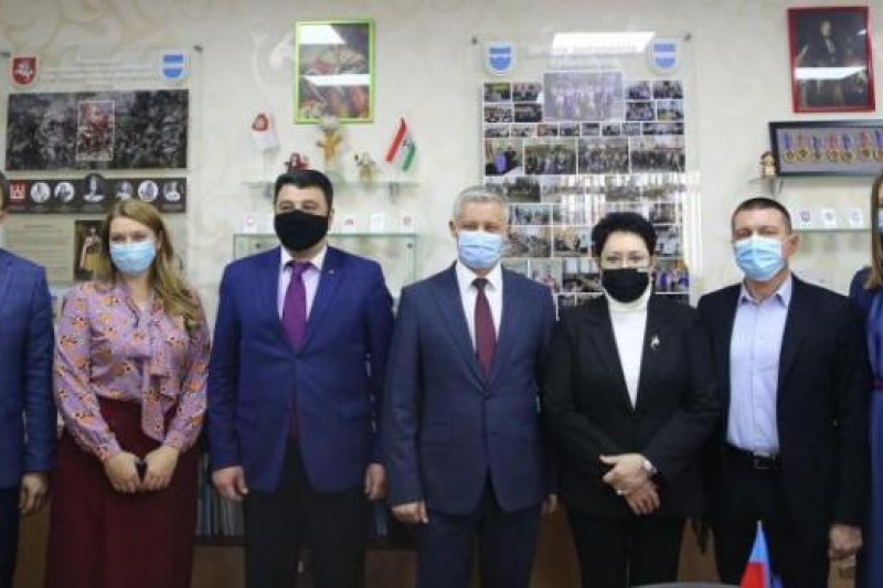 Ніякого дипломатичного етикету: посла Азербайджану в Україні Ахундову в Кременчуці навіть не запросили до мерії
