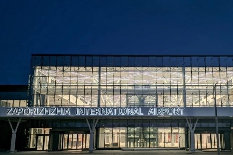 Мэр Запорожья обвиняет ОГА в затягивании открытия терминала аэропорта