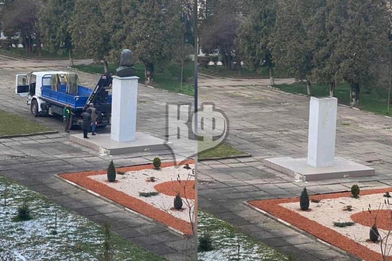 В Калуше снесли памятник Менделееву