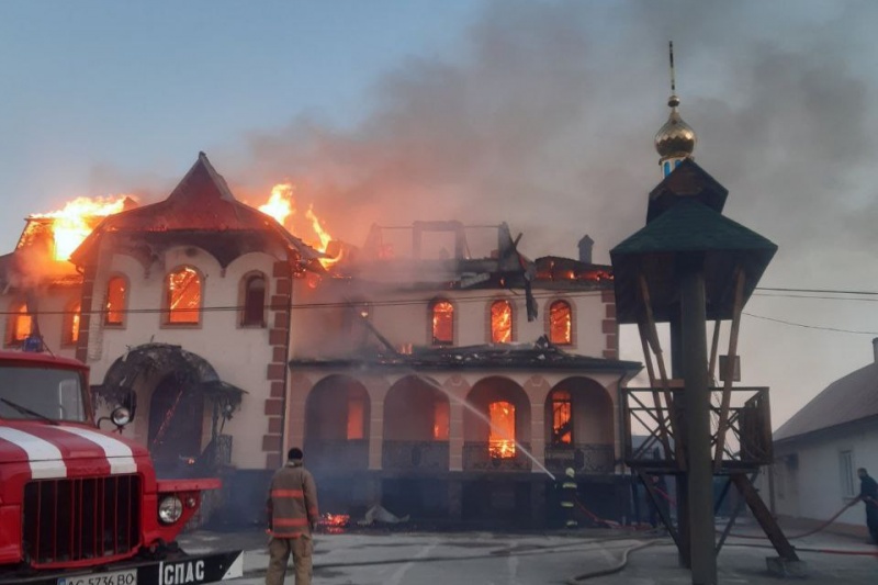 В Черновецкой области варвары сожгли православный храм Иова Почаевского