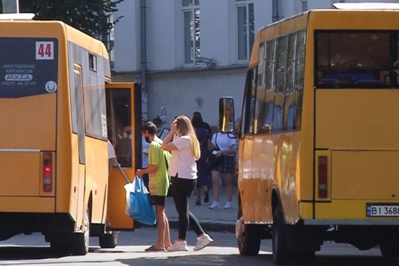 6 гривень у тролейбусі та 8 в автобусі: у Полтаві можуть підвищити вартість проїзду