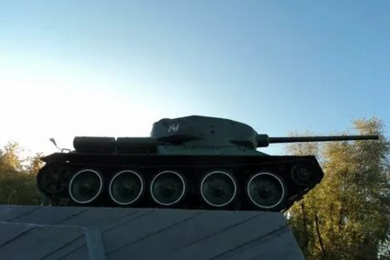 В Каменском подожгли танк