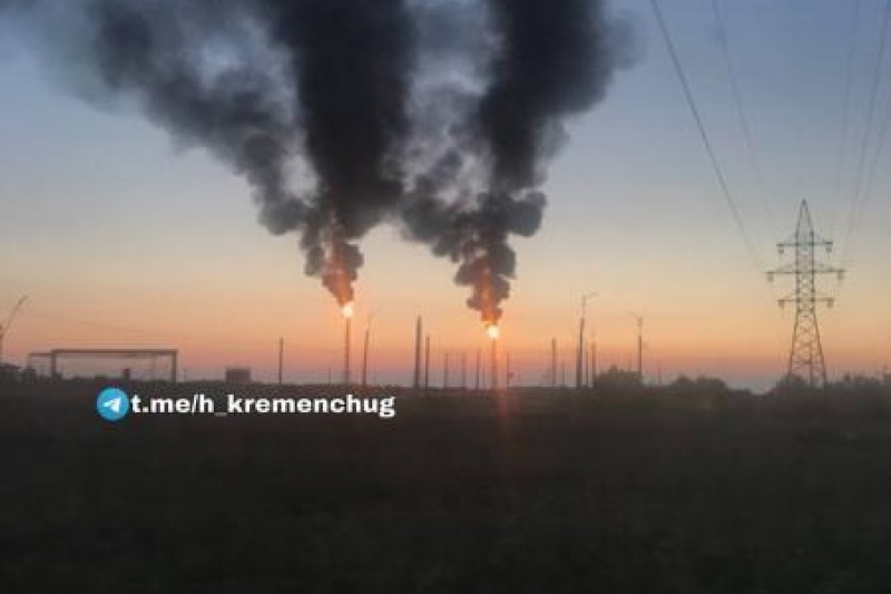 Почему на Кременчугском НПЗ в субботу сильно дымили факела: аварийная ситуация, но без пожара