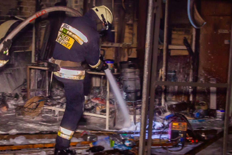 В Днепре горели гаражи Днепровского института физической культуры