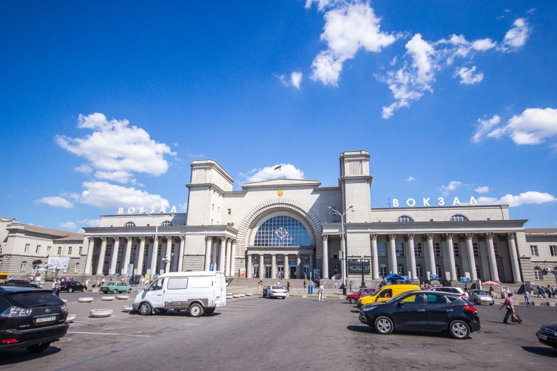 Днепровский вокзал начнут продавать по частям