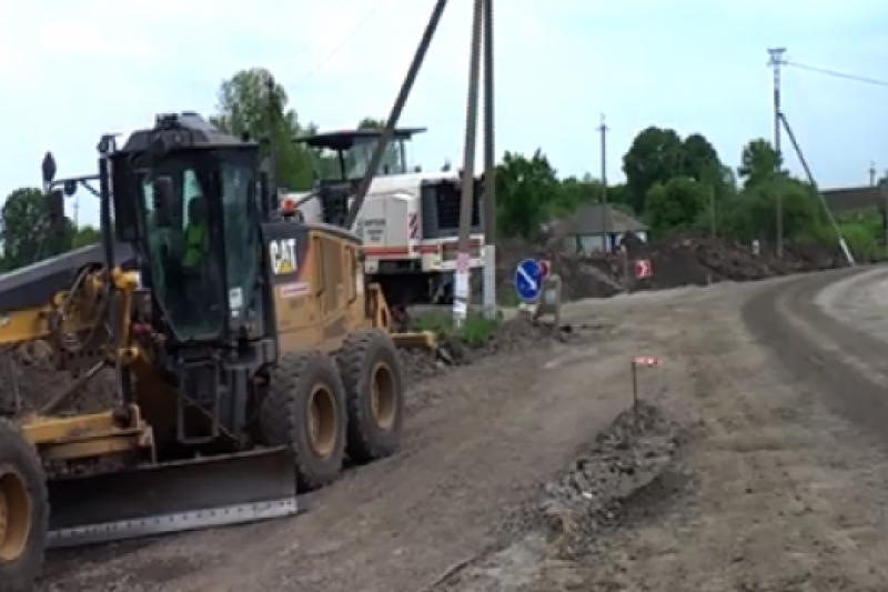 Селяни обурені, що через будівництво автотраси Дніпро-Решетилівка знищили старий цвинтар