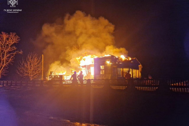 На Киевщине в день католического Рождества случился пожар в двух церквях, переданных ПЦУ