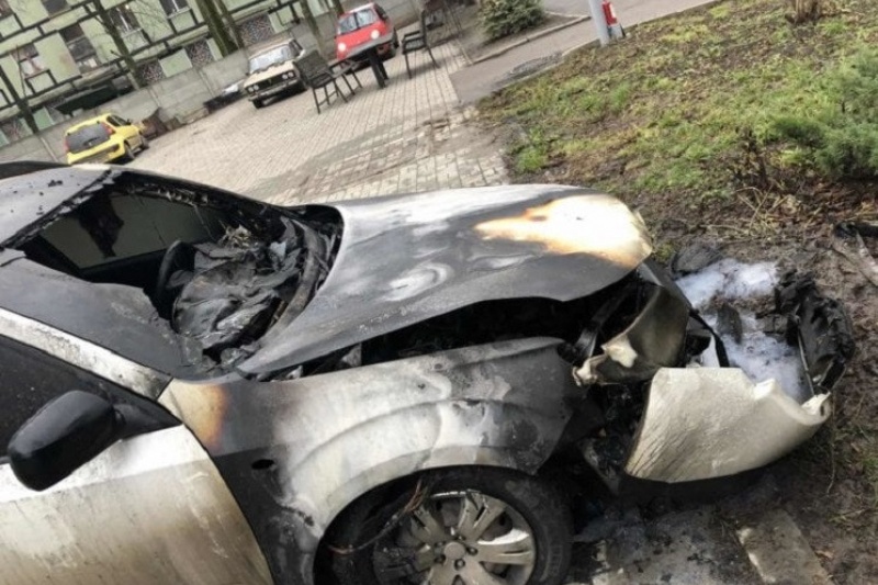 У Дніпрі спалили автомобіль дружини голови "Укртрансбезпеки" на Дніпропетровщині