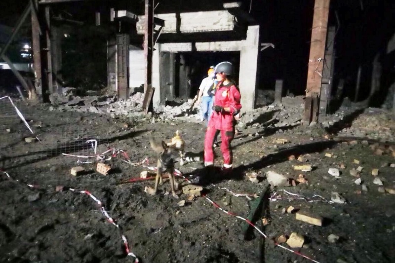 На Днепропетровщине обвалилось здание фабрики: есть пострадавшие