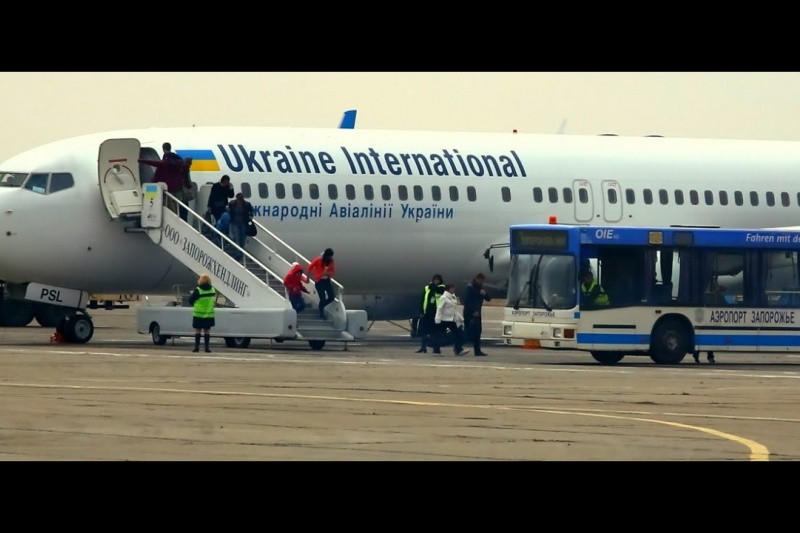 В Запорожье прибыл самолет с туристами из Египта