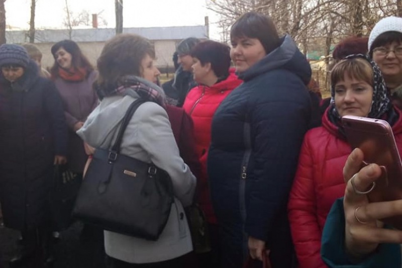 Запорожские учителя устроили забастовку