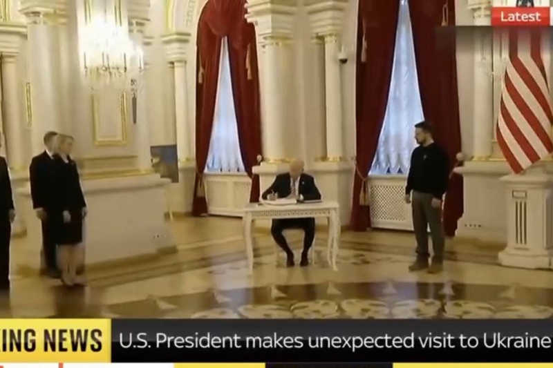 Визит Байдена в Киев продемонстрировал холуйское место украинской власти на международной арене