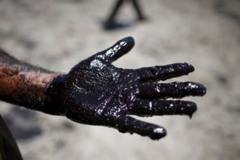 В результате аварии нефтеводяной смесью загрязнены земли на Ахтырщине