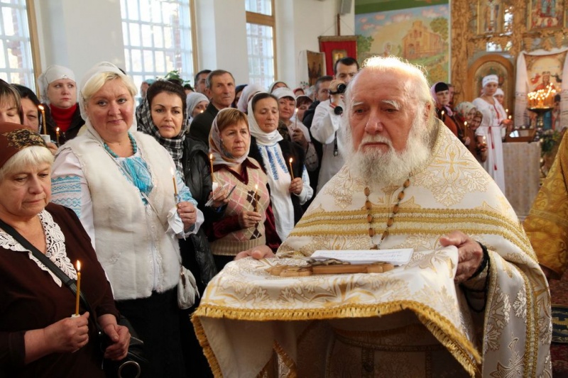 На Дніпропетровщині з УПЦ звільнили священиків, які захотіли приєднатись до ПЦУ