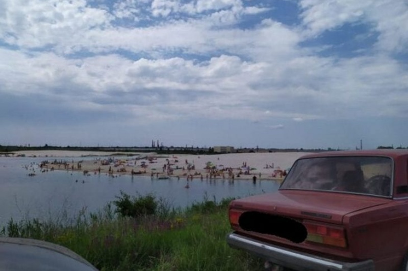 Голубые озера под Днепром утопают в мусоре: отдыхающие просят принять меры