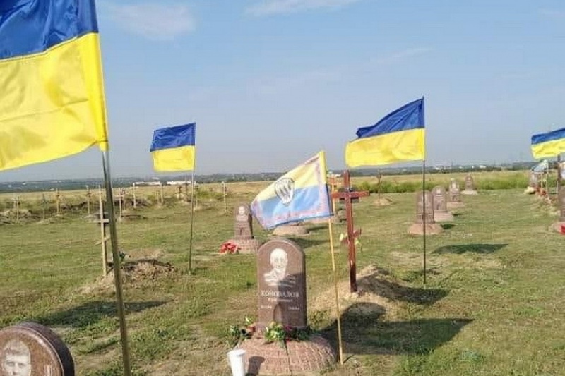 Депутати просять Кабмін розширити військове кладовище Дніпра