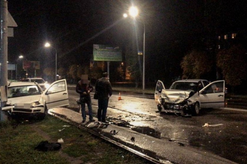 В Павлограде пьяный полицейский на авто устроил лобовое столкновение