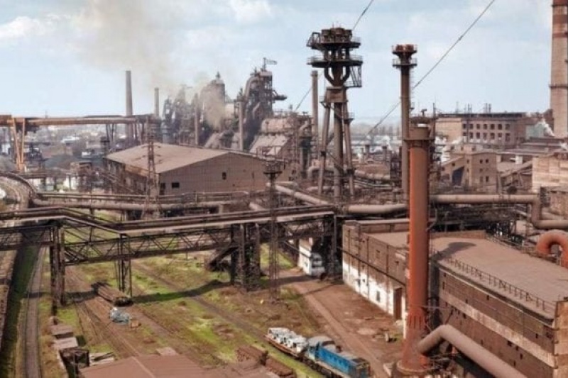 Ахметов останавливает огромный завод на Днепропетровщине: люди массово увольняются