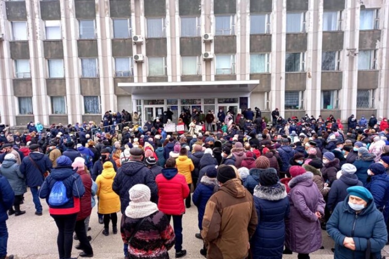 На Днепропетровщине прошел массовый митинг против отмены льготных тарифов на электроэнергию