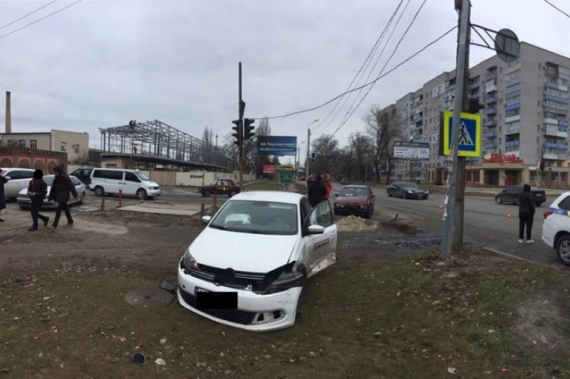 Смертельное ДТП в Новомосковске: водителя-военнослужащего задержали, врач отказался спасать ребенка