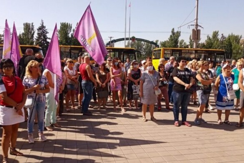 Предприниматели Запорожья вышли на массовую акцию протеста под ОГА