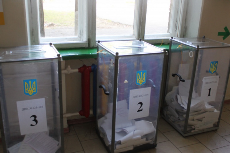 У Дніпрі члени ДВК вносили зміни у протоколи виборів не на засіданні, – ОПОРА