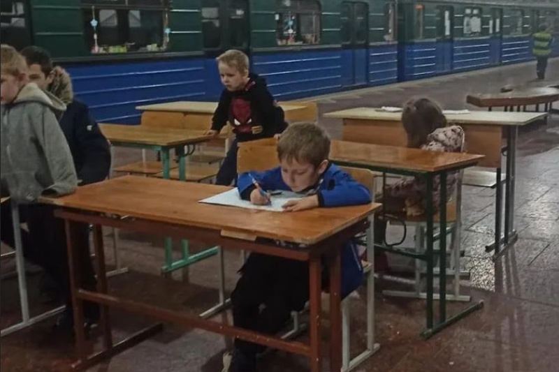 В Харькове мэр намерен организовать учебный процесс младших школьников в метро