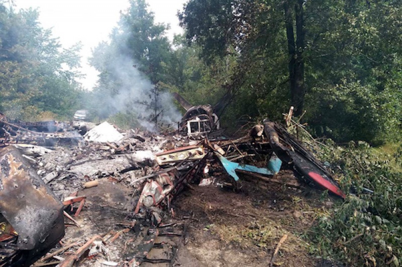 На Полтавщині впав літак, пілоти вистрибнули з нього у повітрі
