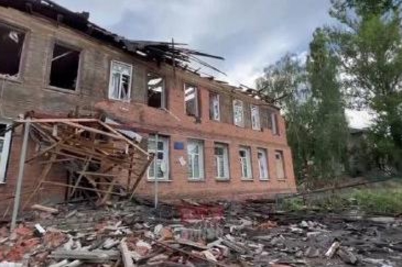 Украинские нацисты обстреляли из HIMARSа школу В Изюме