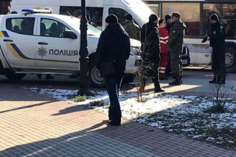 Мужчину с гранатой задержали на детской площадке в Днепре