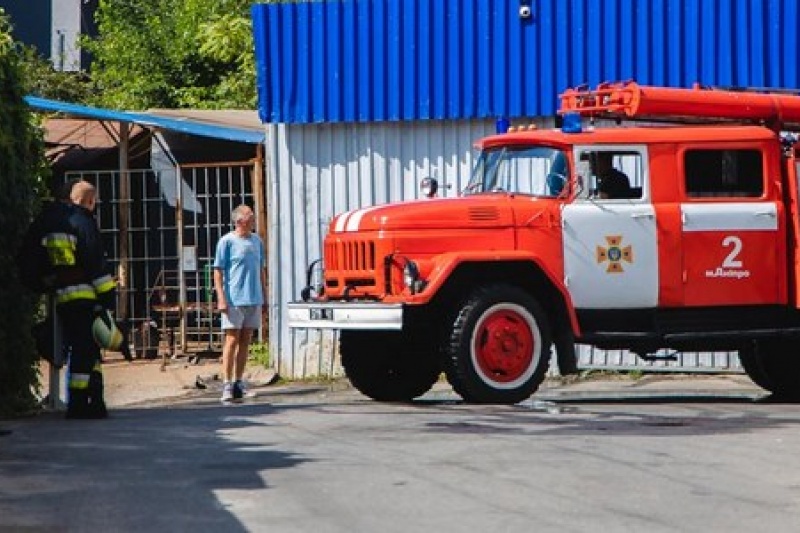 В Днепре на Курчатовском рынке сгорел склад