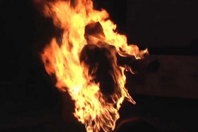 На Запоріжжі пенсіонер облив себе пальним і підпалив