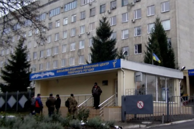 В Харькове врачей лишили отпусков и всех положенных им дополнительных выплат, а учителей возят сдавать кровь