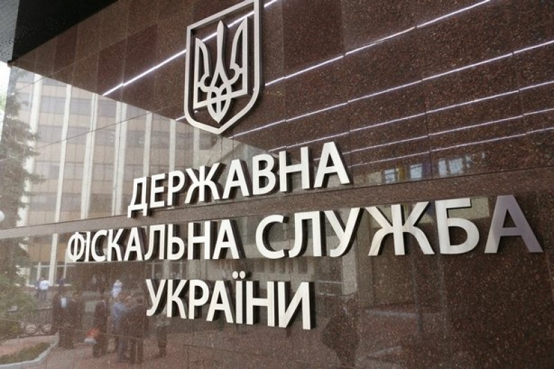 Детектив по-українськи: на Дніпропетровщині працівники ДФС змушували підприємця «поділитися» імпортованою оливою, вартістю понад $7 млн