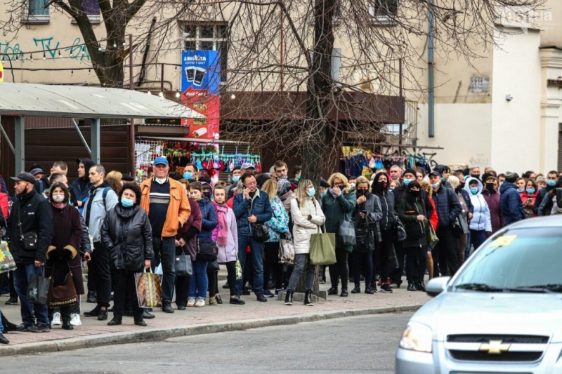 «Денег на такси нет!»: запорожцы требуют возобновить нормальную работу транспорта