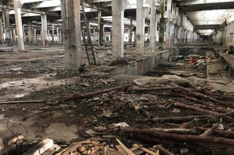 Опустошенные цеха и полный развал: как сейчас выглядит заброшенный завод "Днепрошина"