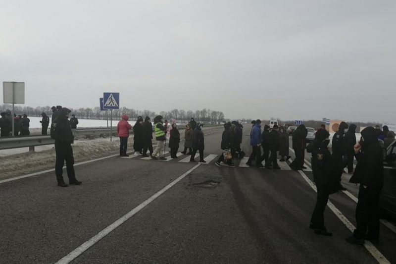 На Полтавщині протестувальники перекрили дорогу – вони вимагають зниження тарифів