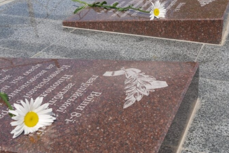 На Дніпропетровщині невідомі осквернили меморіал визволителям