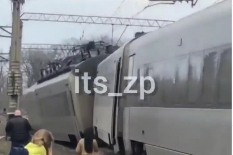 На Дніпропетровщині швидкісний поїзд зійшов з рейок