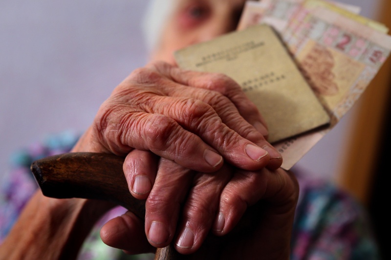 Запорізьким пенсіонерам заборгували виплати: суми на мільйони гривень